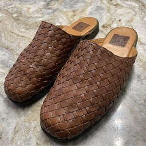 Decoys by Auditions woven leather mules sandal sandals size 9
